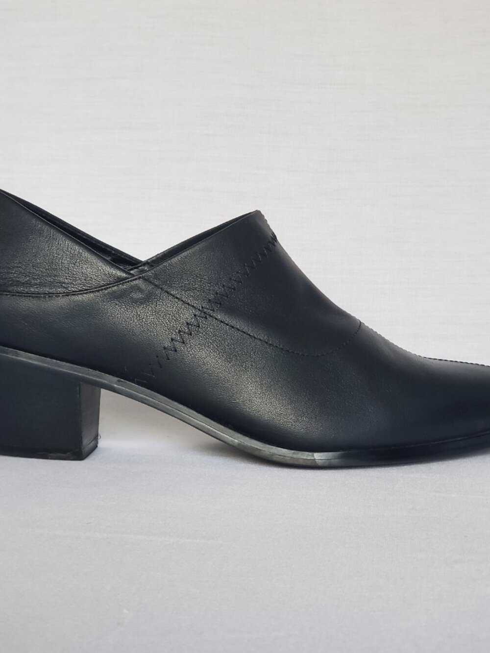Downeast Black Leather Pointed Toe Booties Block Heel Size 6